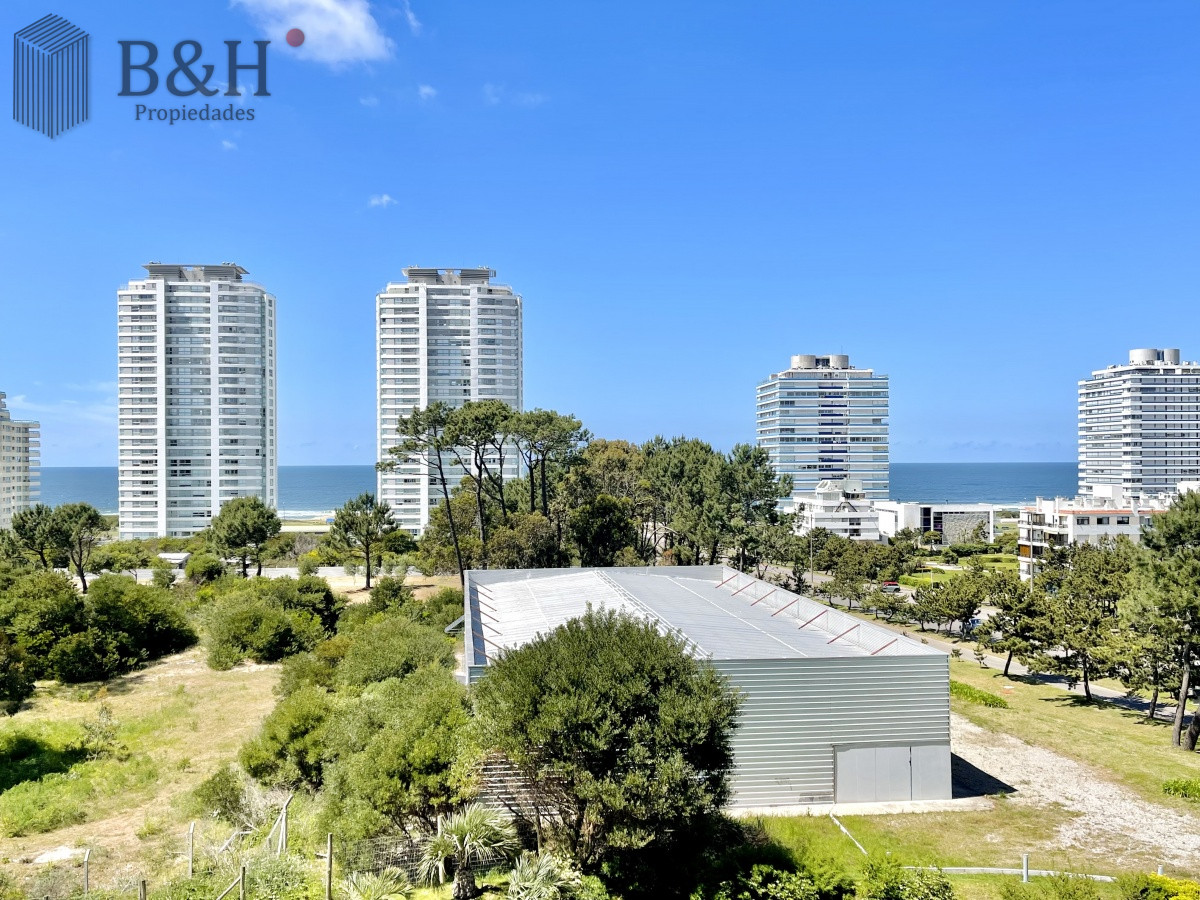 Apartamento ID.399 - Venta y alquiler temporario de apartamento de un dormitorio en torre de categoría a pasos de Playa Brava