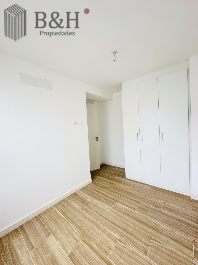 Apartamento ID.3710 - Apartamento de 2 Dormitorios Alquiler Anual, Playa Brava, Punta del Este