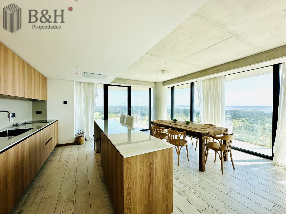 Apartamento ID.2283 - Venta de Apartamento de 1 Dormitorio en suite piso alto de Torre Surfside Village, Punta del Este