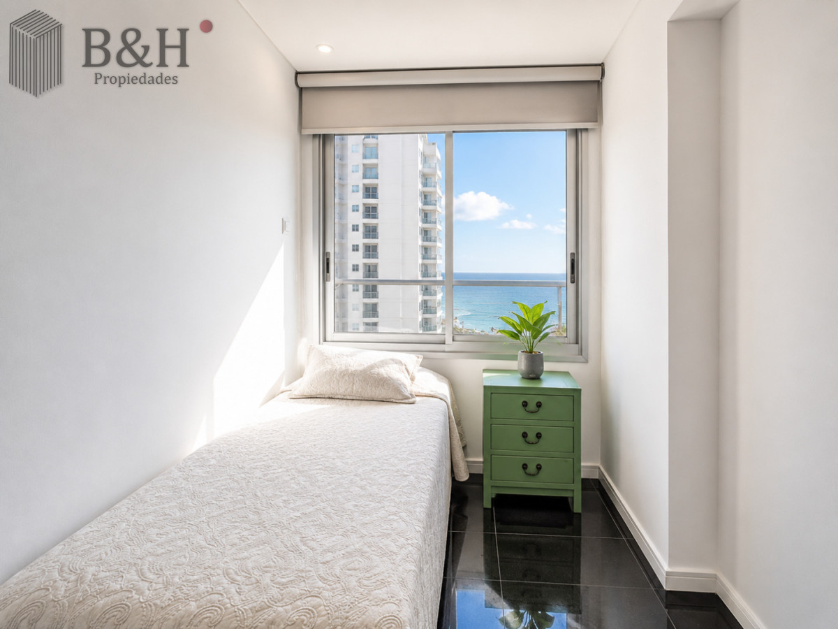 Apartamento ID.7925 - Moderno Apartamento de 3 Dormitorios con Parrillero propio y Dependencia, Playa Brava Punta del Este