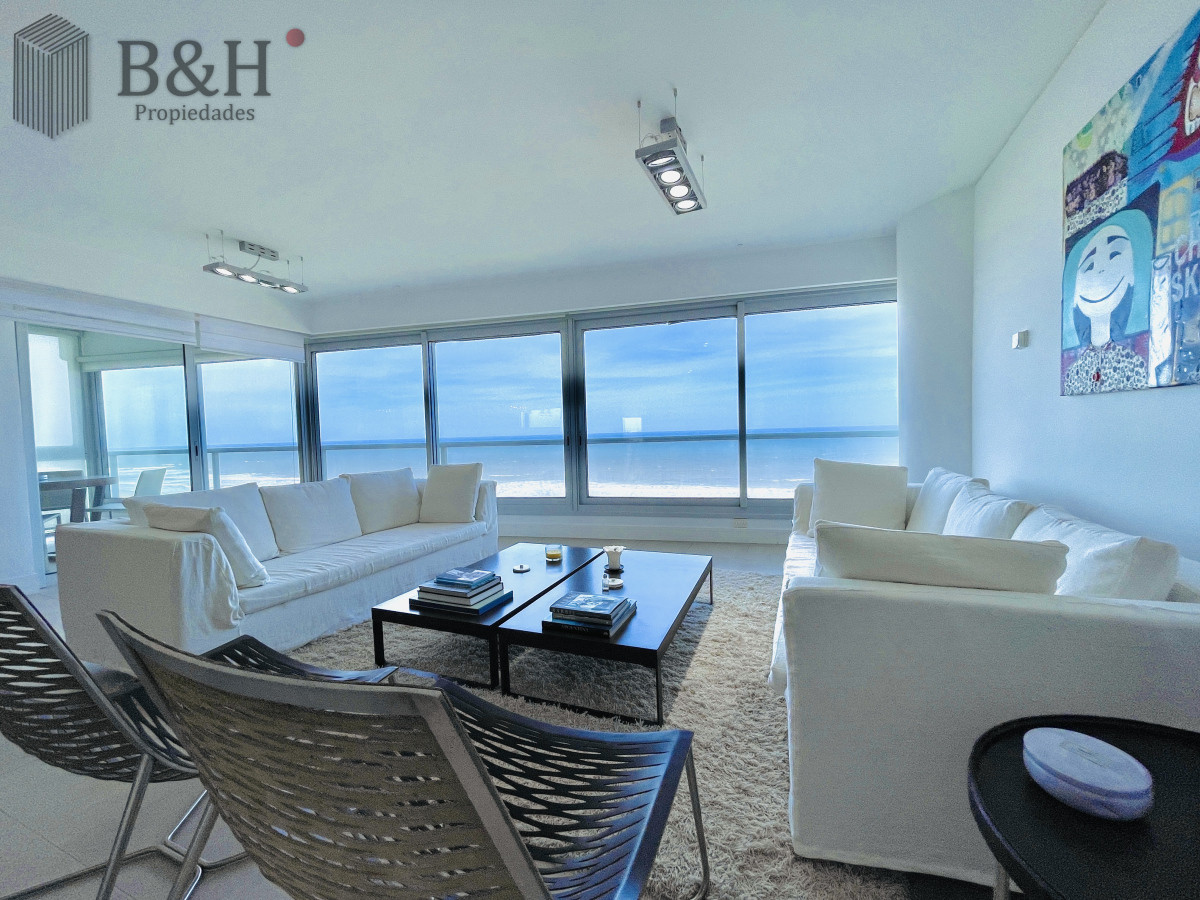 Apartamento ID.5732 - Venta y alquiler temporario de apartamento de tres dormitorios mas dependencia de servicio en Playa Brava