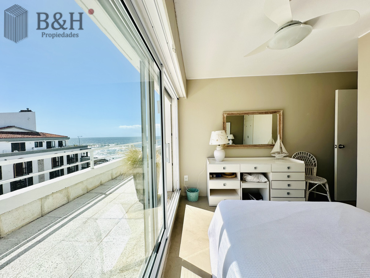 Apartamento ID.4141 - Alquiler y venta de apartamento con vista al Mar en Península de 3 dormitorios mas dependencia
