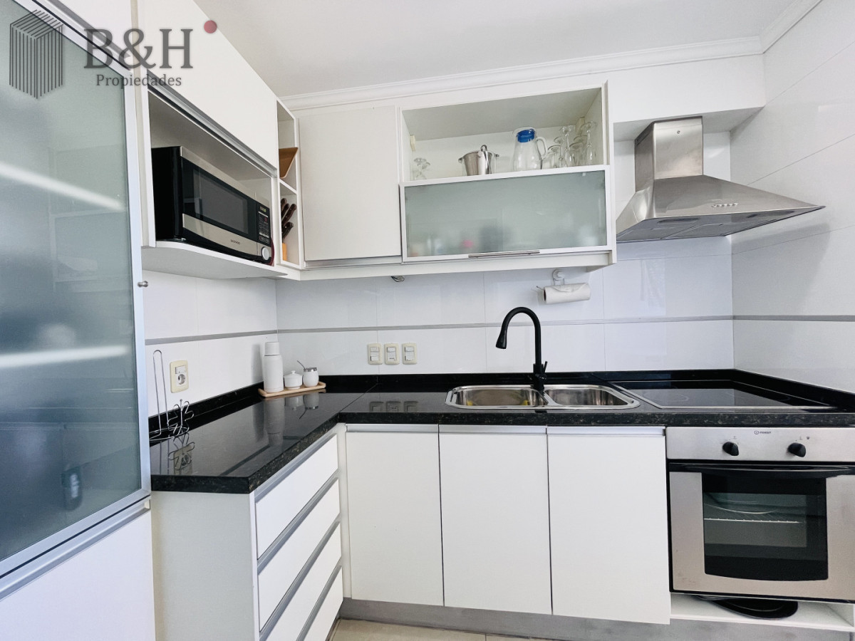 Apartamento ID.1717 - Alquiler temporario de apartamento piso alto de dos dormitorios con parrillero a gas en terraza, Playa Mansa 