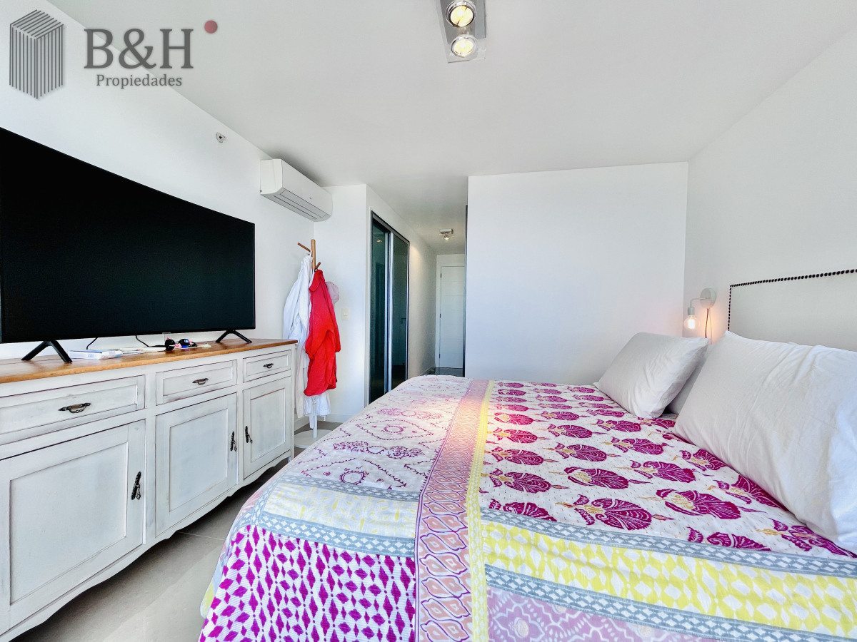 Apartamento ID.4465 -  Exclusivo Penthouse de 3 Dormitorios con Vistas panorámicas a Playa Brava, en Venta