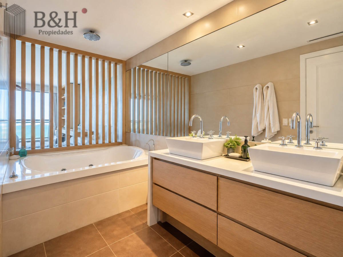 Apartamento ID.8147 - Penthouse Dúplex 5 Suites en Torre Imperiale, con Piscina Privada, Barbacoa y Vista al Mar. Playa Brava, Punta del Este
