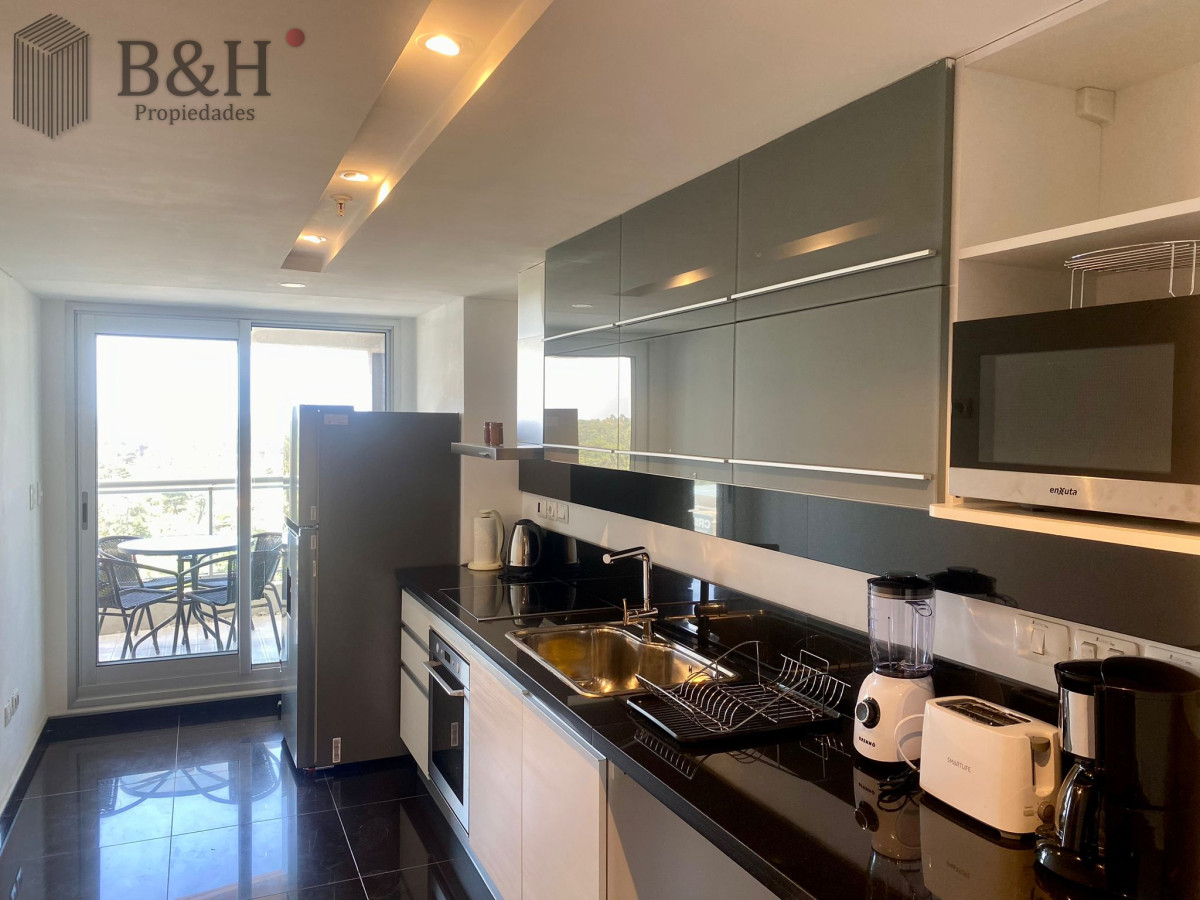 Apartamento ID.5766 - Moderno Departamento de 3 Dormitorios con Parrillero y vista al Mar en Playa Brava