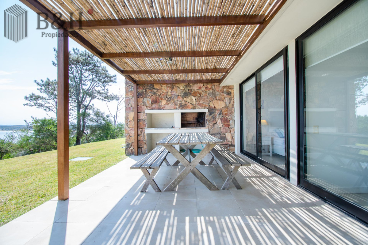 Lomo de la Ballena - GoPunta - Portal Inmobiliario de Punta del Este - Maldonado