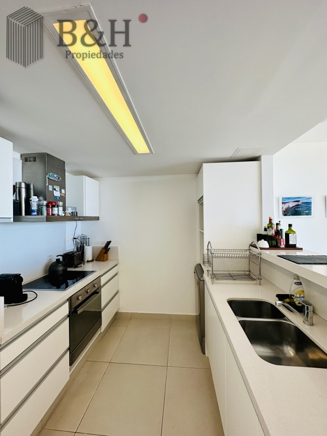 Apartamento ID.6877 - Venta y Alquiler temporario de apartamento moderno de dos dormitorios con parrillero en Punta Ballena