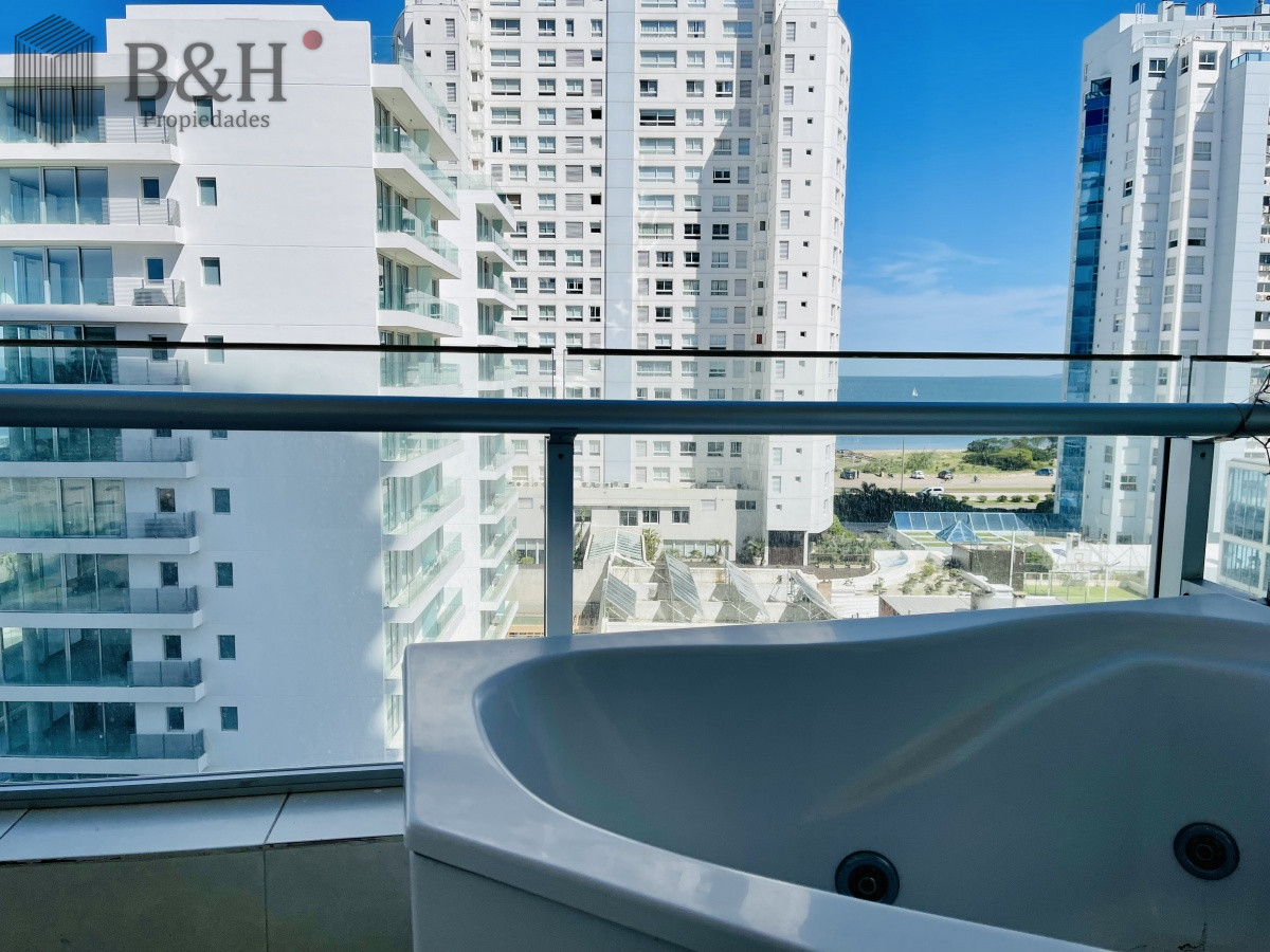 Apartamento ID.7071 - Venta y alquiler temporario de apartamento de dos dormitorios en playa Mansa, Punta del Este