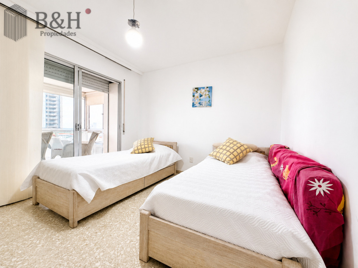 Apartamento ID.6888 - Venta de apartamento en Península de Punta del este con 3 dormitorios y 2 baños reciclado 