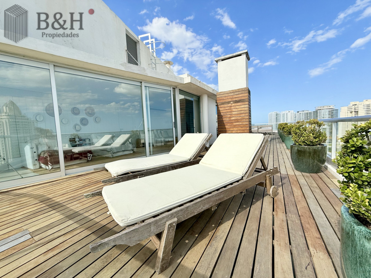 Apartamento ID.6402 - Apartamento Penthouse finamente decorado de 3 dormitorios con parrillero propio en alquiler temporario, Roosevelt Brava, Punta del Este