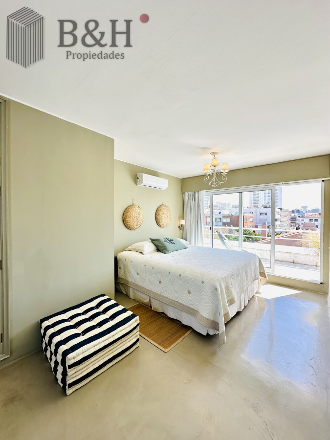 Apartamento ID.4141 - Alquiler y venta de apartamento con vista al Mar en Península de 3 dormitorios mas dependencia