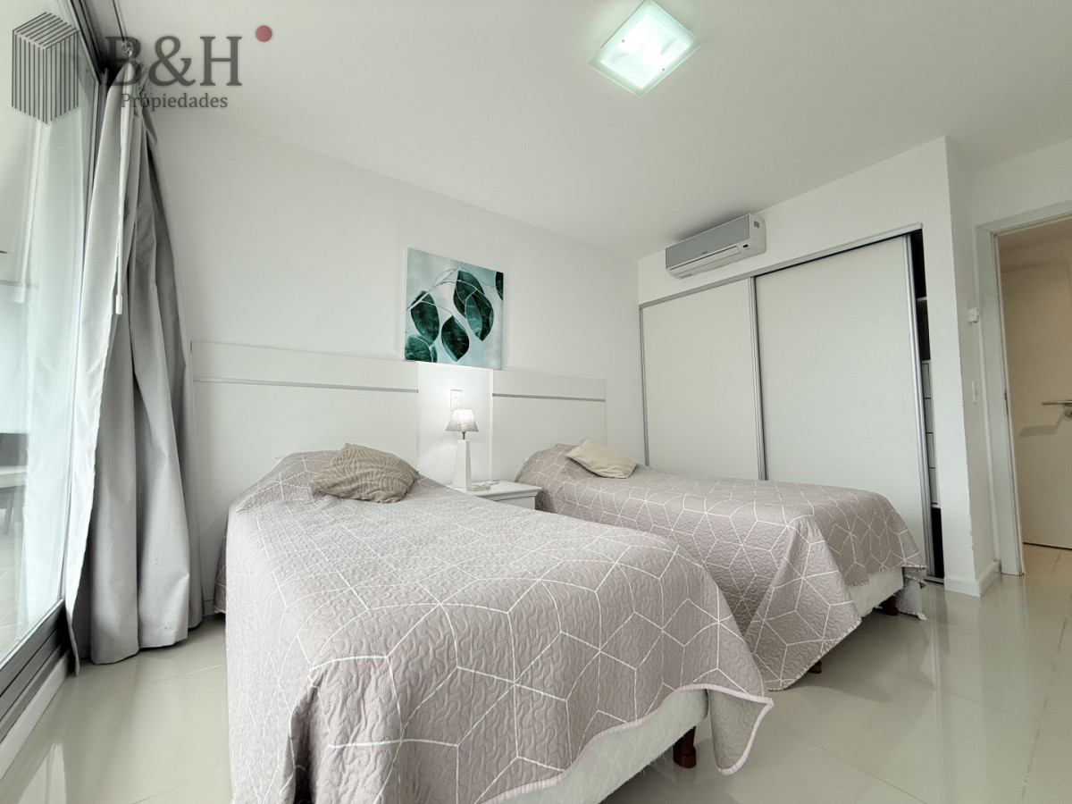 Apartamento ID.6866 - Alquiler Anual Moderno Apartamento de 2 Dormitorios, Roosevelt cerca de Playa Brava