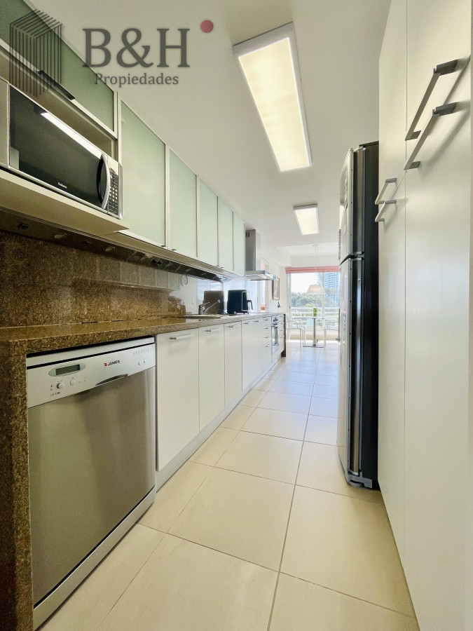 Apartamento ID.466 - Alquiler temporario de departamento premiun de tres dormitorios mas dependencia de servicio, Playa Brava