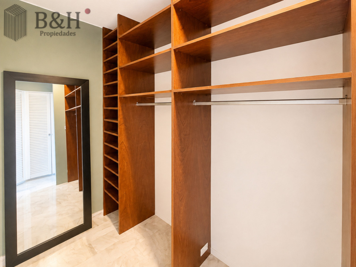 Apartamento ID.319 - Venta y alquiler anual de amplio apartamento de tres dormitorios completamente reciclado sobre Roosevelt, Punta del Este