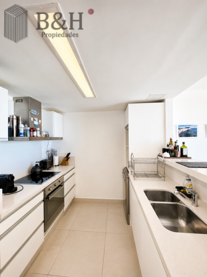 Apartamento ID.6877 - Venta y Alquiler temporario de apartamento moderno de dos dormitorios con parrillero en Punta Ballena