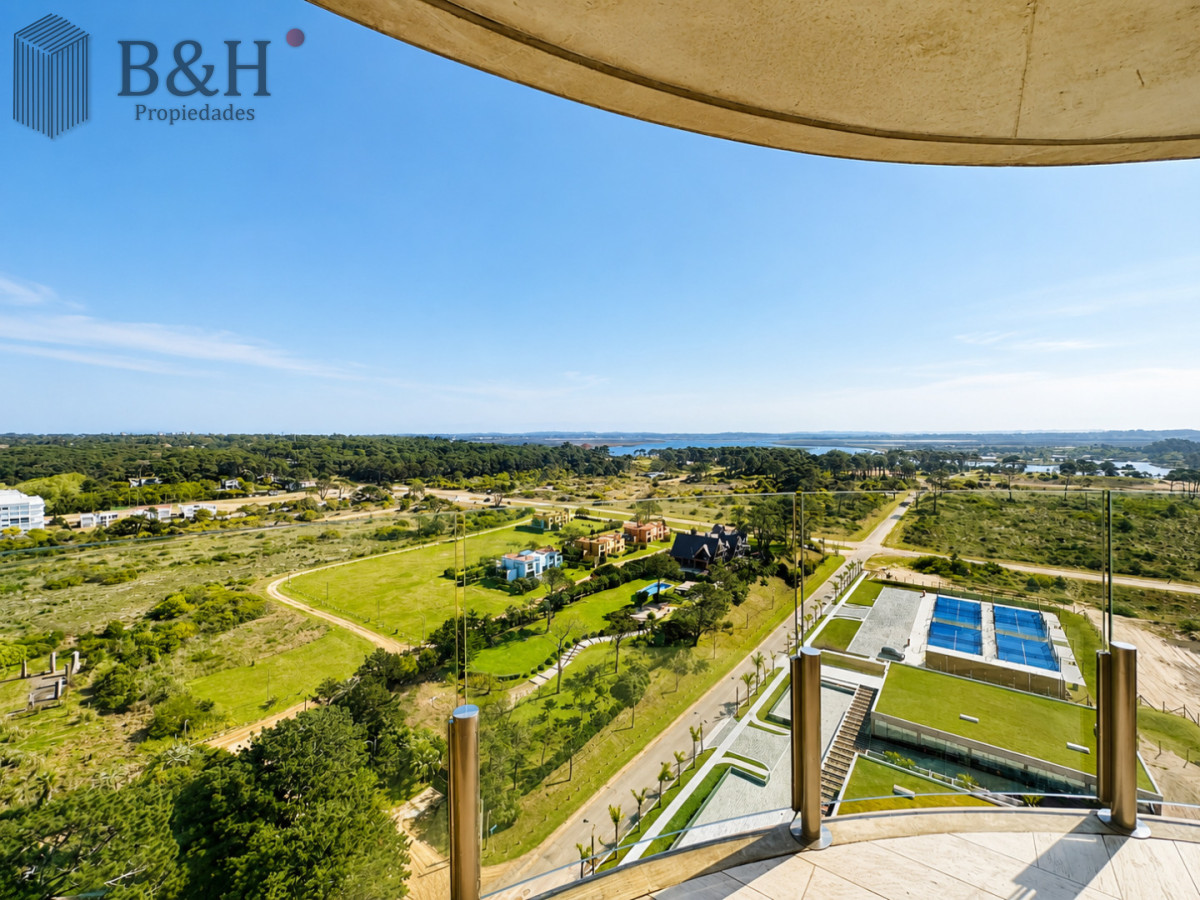 Apartamento ID.7669 - Espectacular Apartamento de 2 Dormitorios y Medio, piso alto, Torre Surfside, Punta del Este
