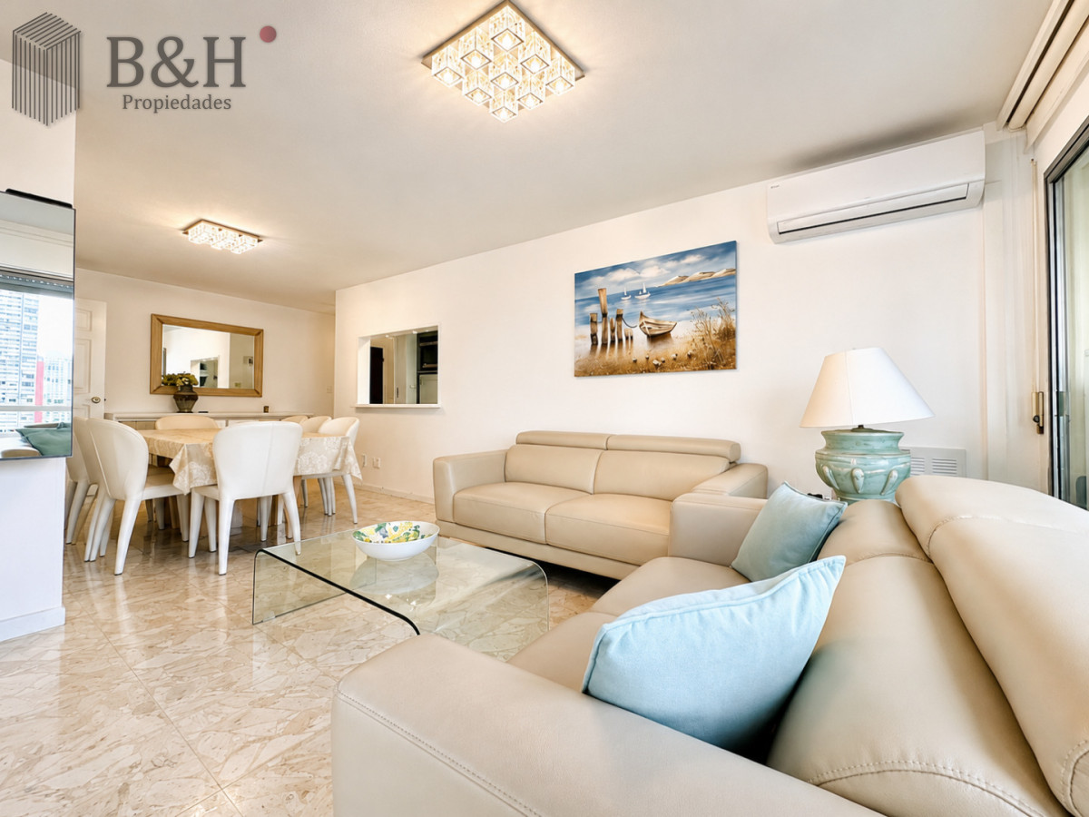 Apartamento ID.6888 - Venta de apartamento en Península de Punta del este con 3 dormitorios y 2 baños reciclado 