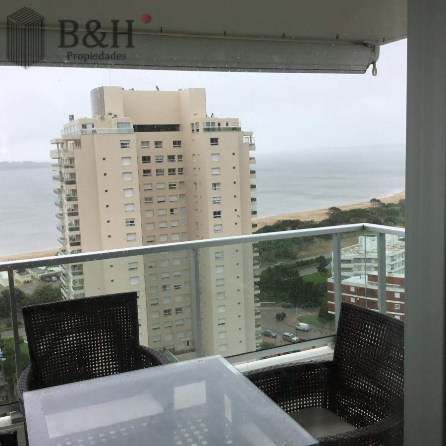 Apartamento ID.654 - Venta de Excelente Apartamento de 3 Dormitorios con Vista al Mar, Playa Mansa, Punta del Este