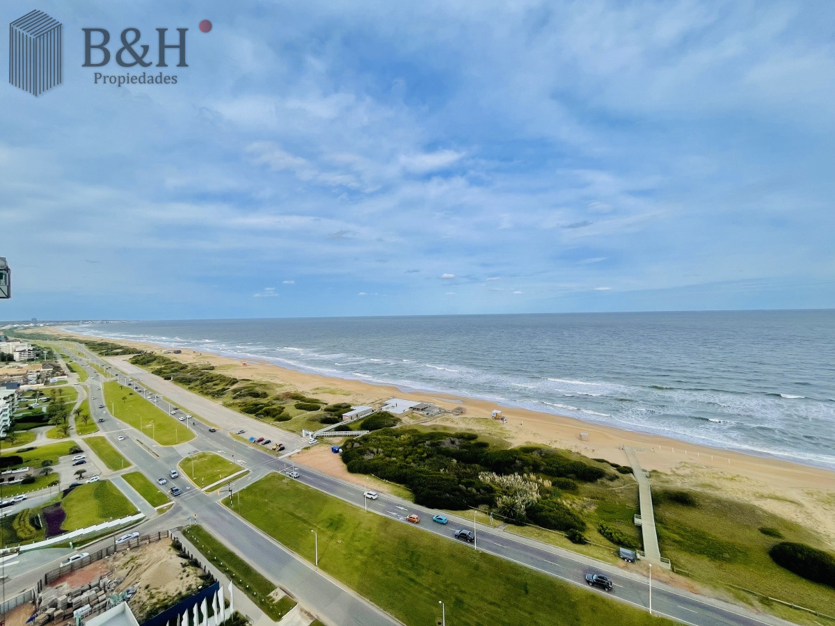 Apartamento ID.2301 - Venta Espectacular Apartamento Frente al Mar, 3 Dormitorios, Le Parc Punta del Este