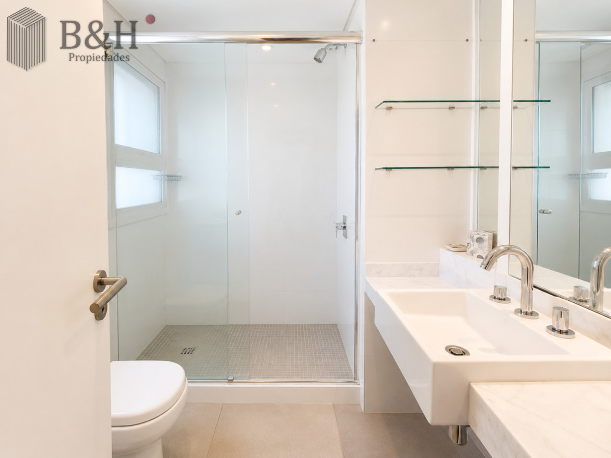 Apartamento ID.7935 - Apartamento de 2 Dormitorios en piso alto con excelentes amenities, a metros de Playa Mansa, Punta del Este