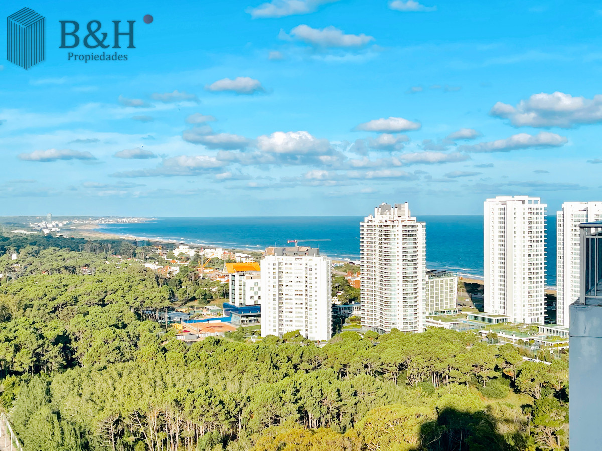 Apartamento ID.4465 -  Exclusivo Penthouse de 3 Dormitorios con Vistas panorámicas a Playa Brava, en Venta