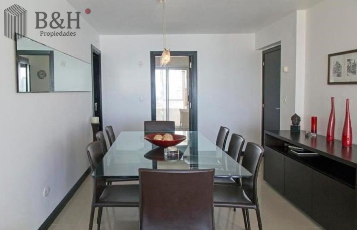 Apartamento ID.654 - Venta de Excelente Apartamento de 3 Dormitorios con Vista al Mar, Playa Mansa, Punta del Este