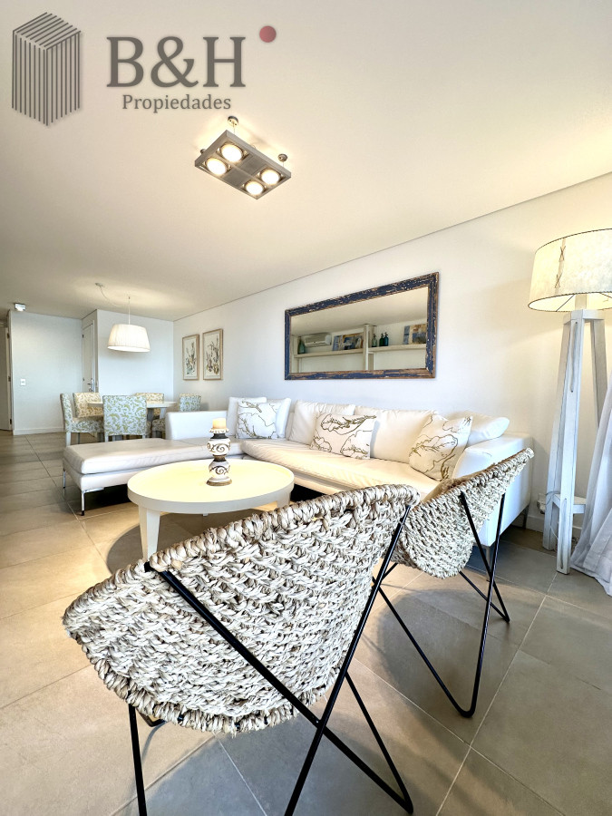 Apartamento ID.5185 - Alquiler temporario de apartamento de dos dormitorios con parrillero de uso exclusivo en Punta Ballena