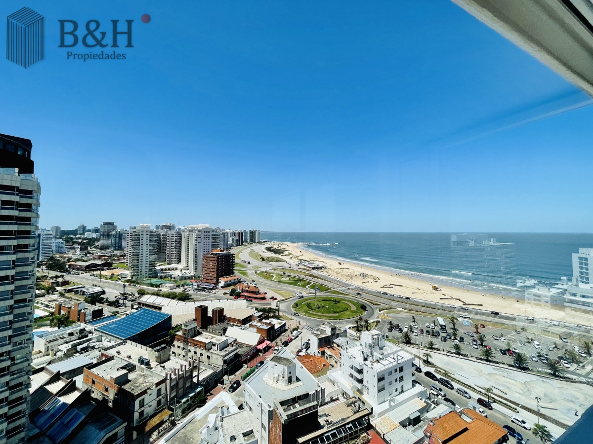 Apartamento ID.1426 - Alquiler temporario de maravilloso departamento piso alto de tres dormitorios, Peninsula, Punta del Este