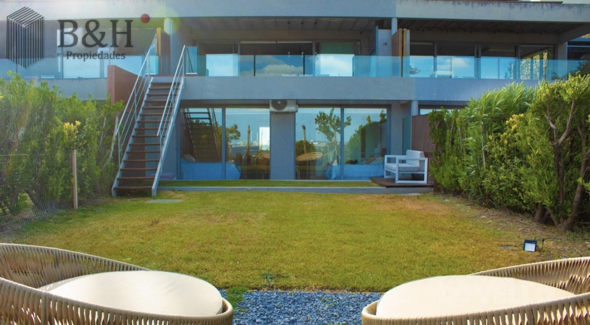 Apartamento ID.7754 - Apartamento de 3 Dormitorios, Parrillero de uso exclusivo y Jardín en Punta Ballena, Punta del Este