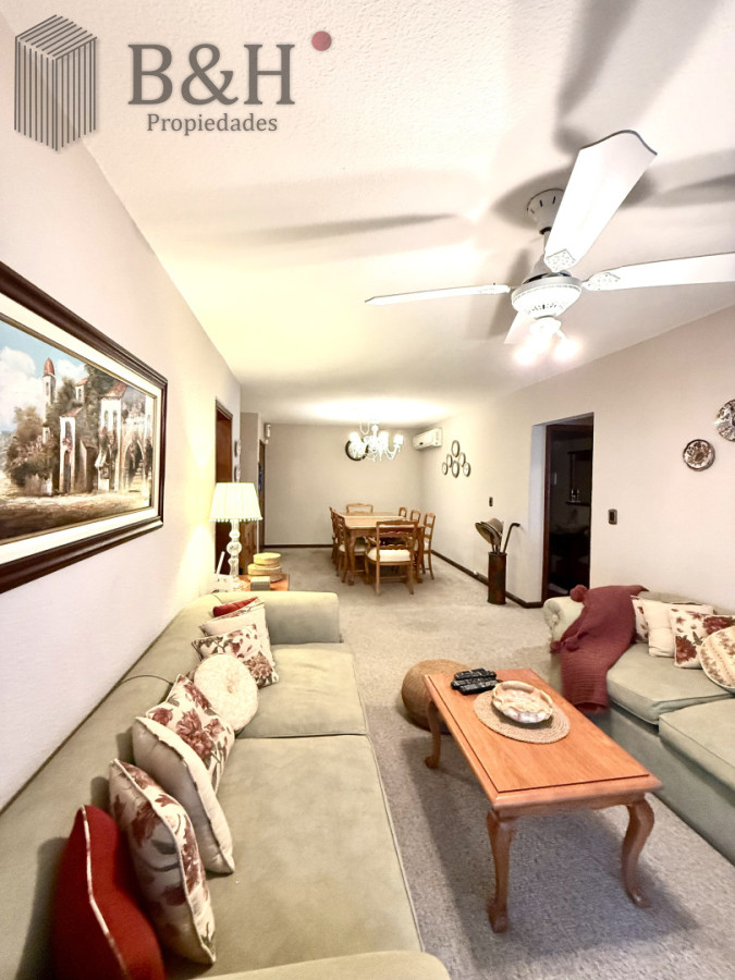 Apartamento ID.7163 - Apartamento en venta playa Mansa de 4 dormitorios y amplia terraza con parrillero propio 