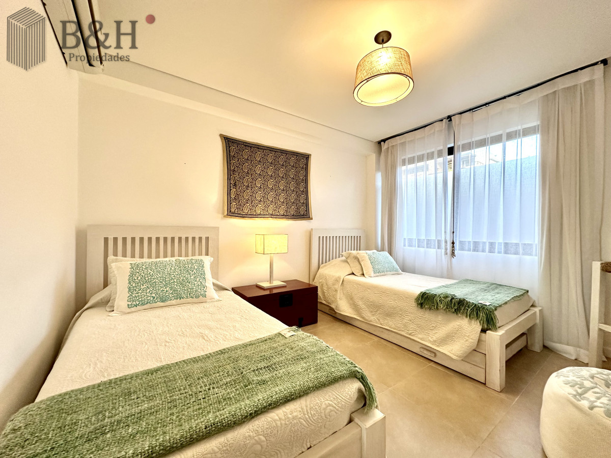 Apartamento ID.5185 - Alquiler temporario de apartamento de dos dormitorios con parrillero de uso exclusivo en Punta Ballena