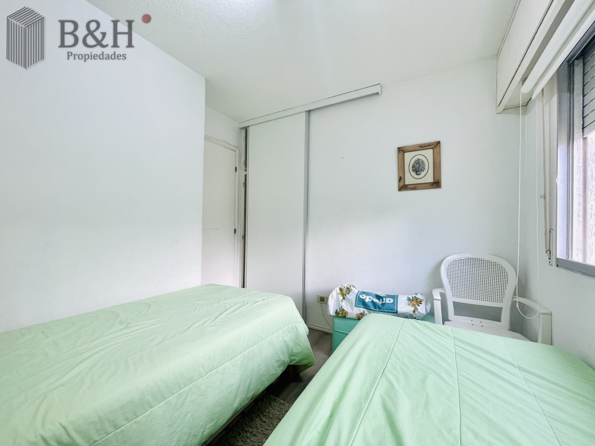 Apartamento ID.1629 - Apartamento de 2 Dormitorios en Península a Pocos Metros de Playa Brava - Venta
