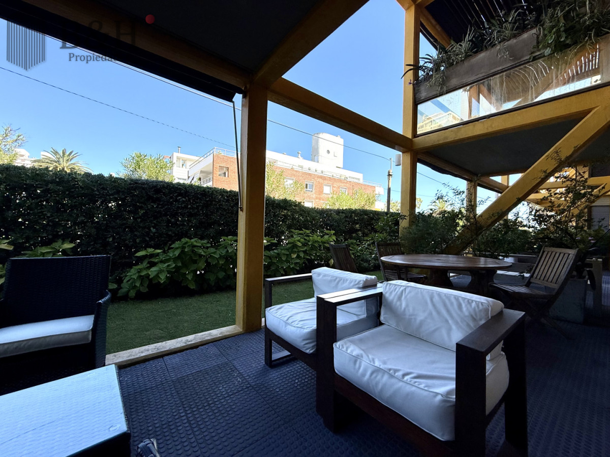 Apartamento ID.6932 - Apartamento en venta con alma de casa. Zona Península Punta del Este