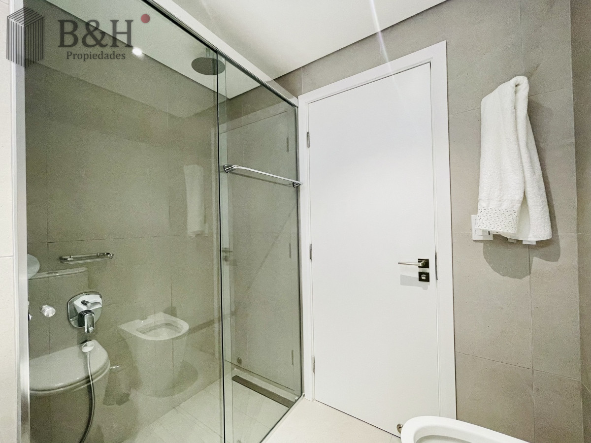 Apartamento ID.2301 - Venta Espectacular Apartamento Frente al Mar, 3 Dormitorios, Le Parc Punta del Este