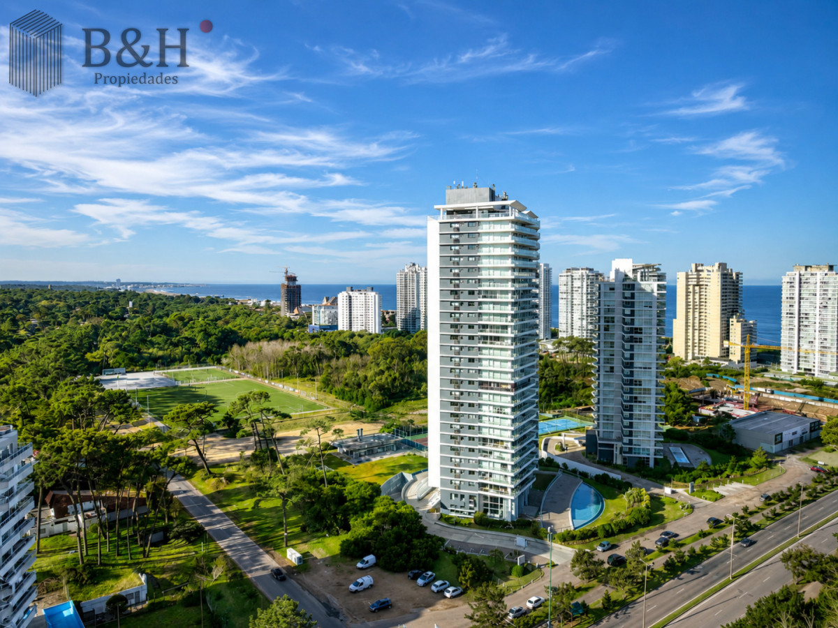 Apartamento ID.7203 - Apartamento luminoso con variedad de servicios en venta, 3 dormitorios, zona Roosevelt Playa Brava