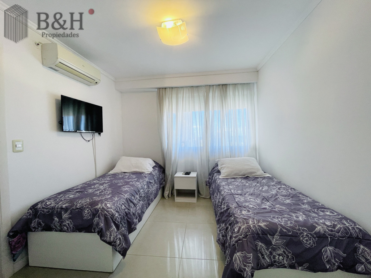 Apartamento ID.1717 - Alquiler temporario de apartamento piso alto de dos dormitorios con parrillero a gas en terraza, Playa Mansa 