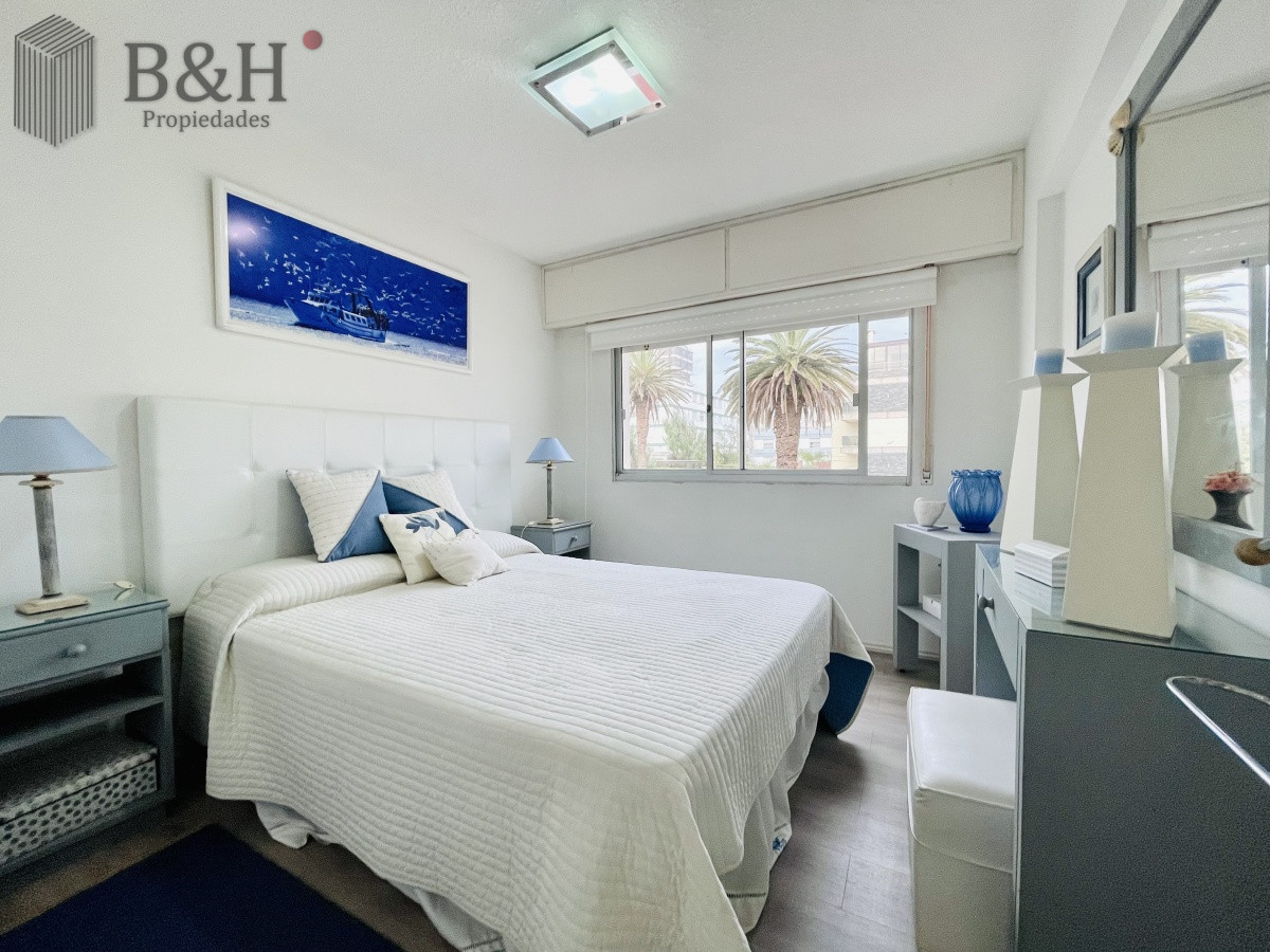 Apartamento ID.1629 - Apartamento de 2 Dormitorios en Península a Pocos Metros de Playa Brava - Venta
