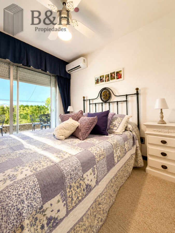 Apartamento ID.7163 - Apartamento en venta playa Mansa de 4 dormitorios y amplia terraza con parrillero propio 