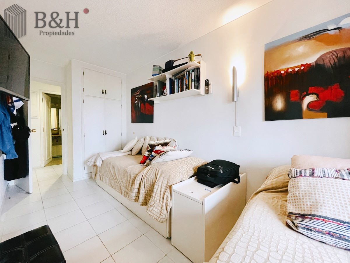 Apartamento ID.3220 - Excelente Apartamento de 2 Dormitorios Frente a Los Dedos, Playa Brava Punta del Este