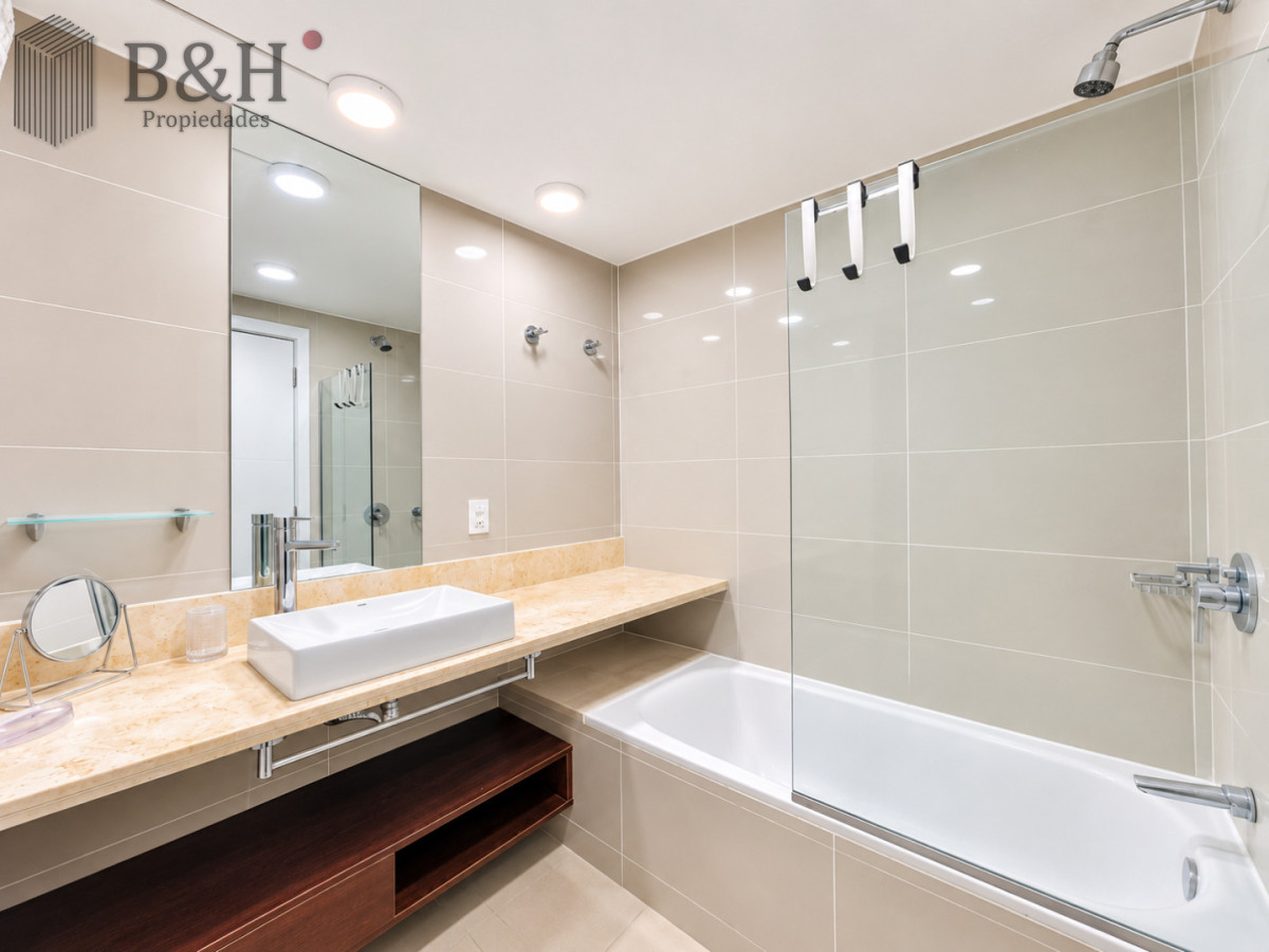 Apartamento ID.5297 - Moderno Apartamento de 2 Dormitorios sobre Roosevelt, a pasos de Playa Brava, en Alquiler Anual 
