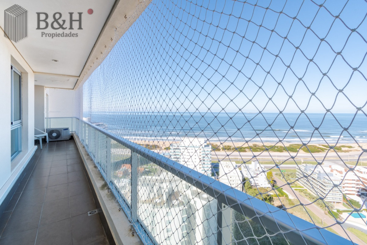 Apartamento ID.473 - Apartamento de 2 Dormitorios en Playa Brava con Vista al Mar - Venta