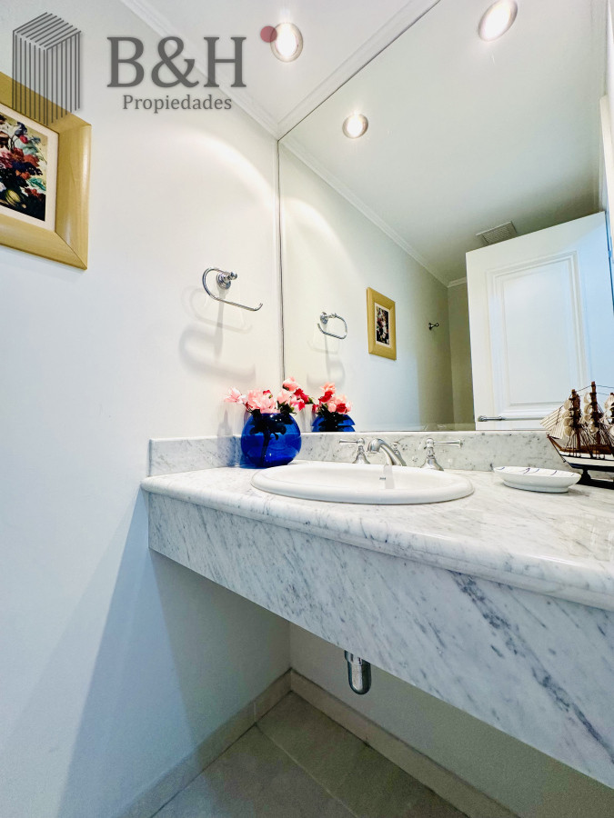Apartamento ID.3748 - Alquiler temporario de Apartamento de 2 suites sobre Playa Mansa, Primera Línea