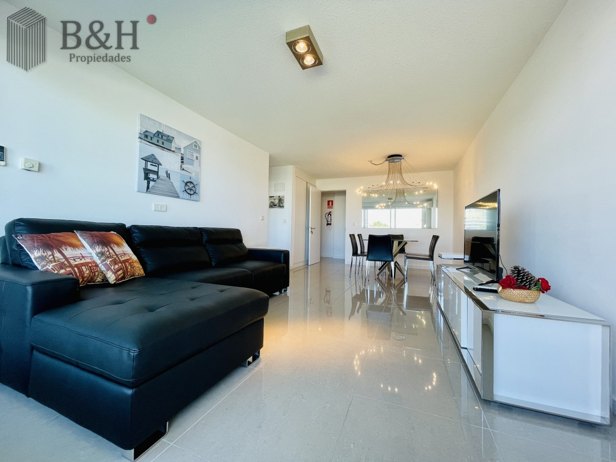 Apartamento ID.399 - Venta y alquiler temporario de apartamento de un dormitorio en torre de categoría a pasos de Playa Brava