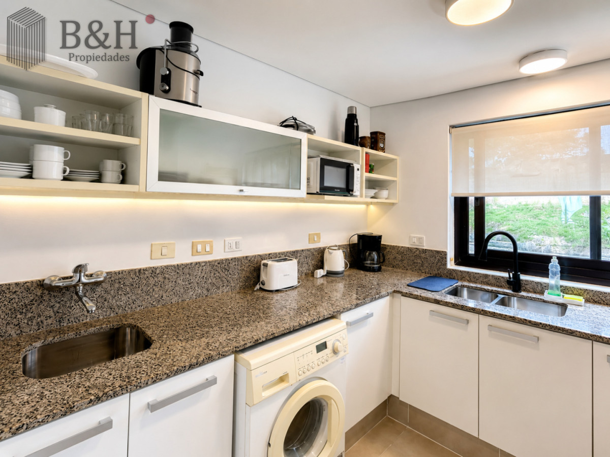 Apartamento ID.7943 - Venta de apartamento de 2 Dormitorios con Parrillero y Vistas al Mar, Punta Ballena 