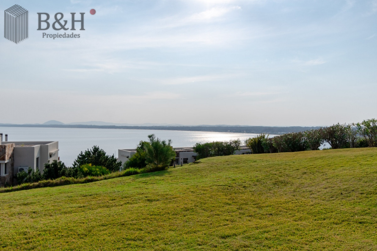 Lomo de la Ballena - GoPunta - Portal Inmobiliario de Punta del Este - Maldonado