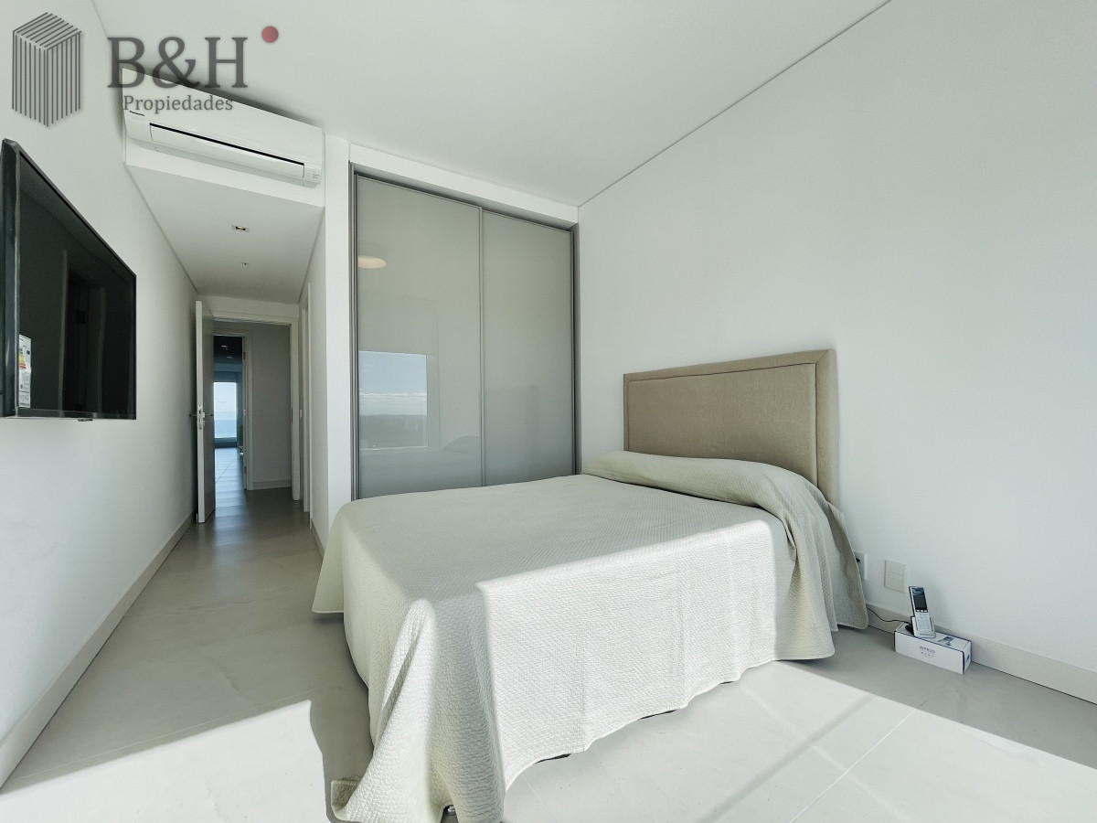 Apartamento ID.8158 - Exclusiva planta unificada Penthouse a estrenar en venta Playa Brava, Punta del Este