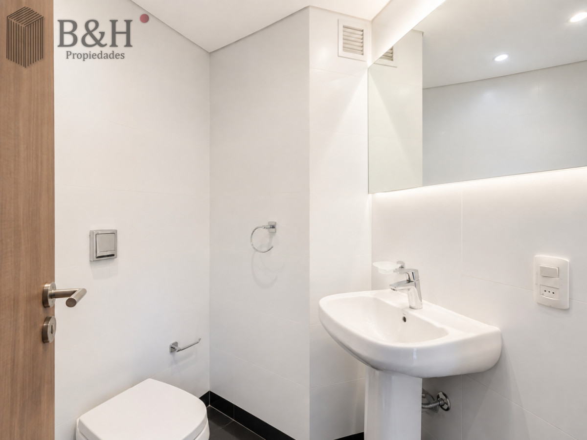 Apartamento ID.7925 - Moderno Apartamento de 3 Dormitorios con Parrillero propio y Dependencia, Playa Brava Punta del Este