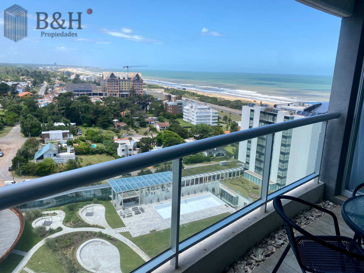 Apartamento ID.5766 - Moderno Departamento de 3 Dormitorios con Parrillero y vista al Mar en Playa Brava