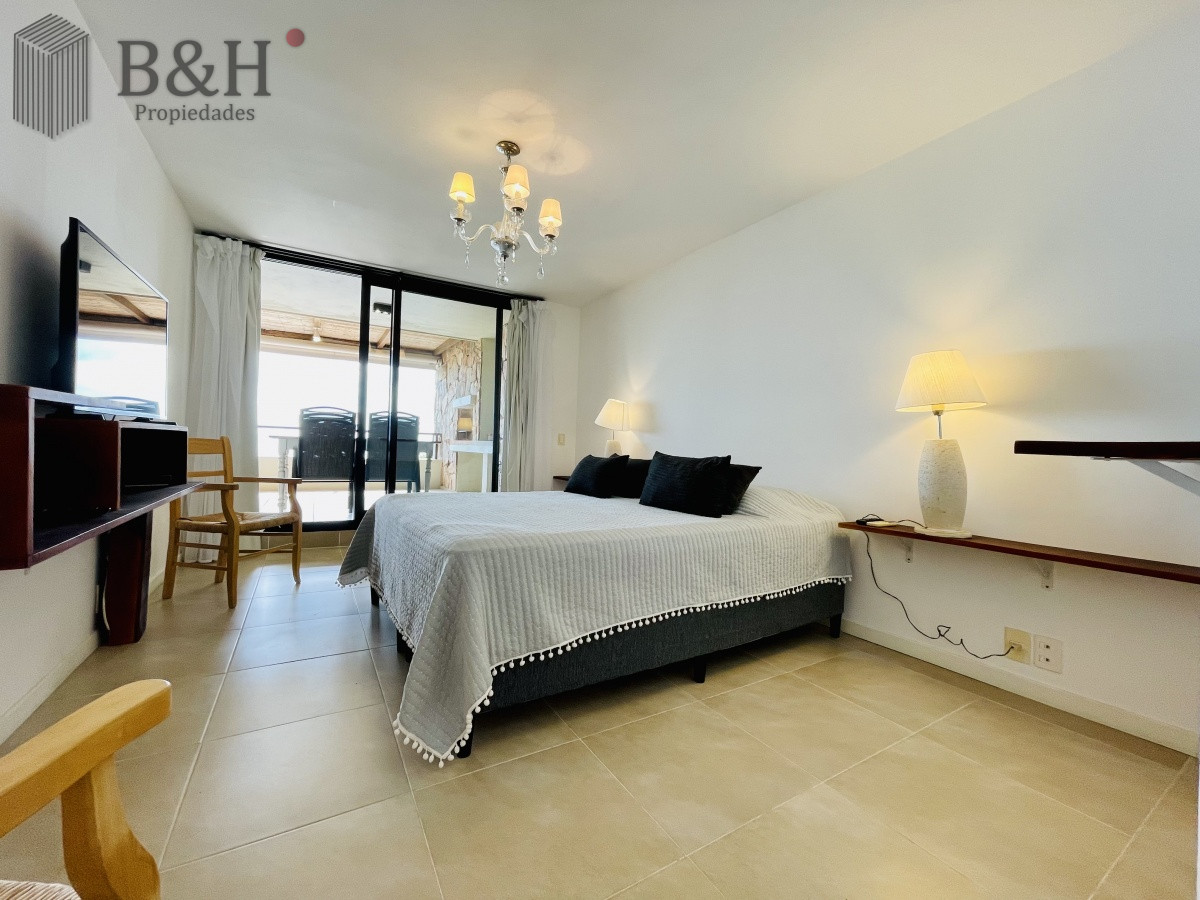 Apartamento ID.1543 - Venta y alquiler de apartamento de dos dormitorios con parrillero de uso exclusivo en Punta Ballena
